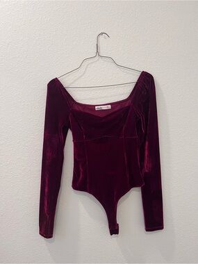 Elodie Velvet Long-Sleeve Square Neck Bodysuit in Burgundy